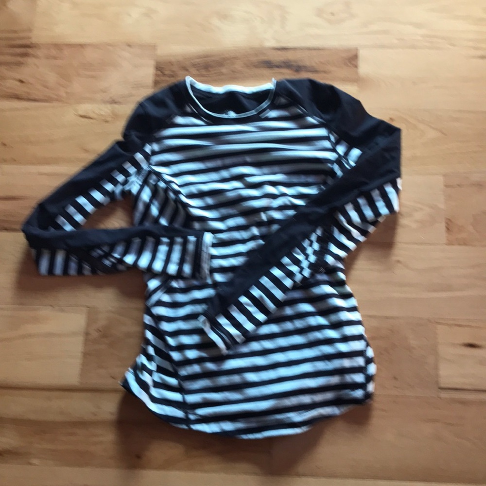 Lululemon striped top🌺